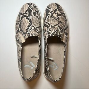 Report Snake Print Flats